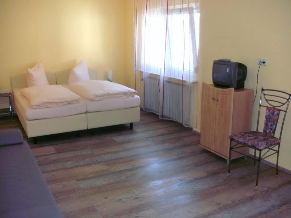 Hotel Am Hindenburgplatz アッペンヴァイラー エクステリア 写真